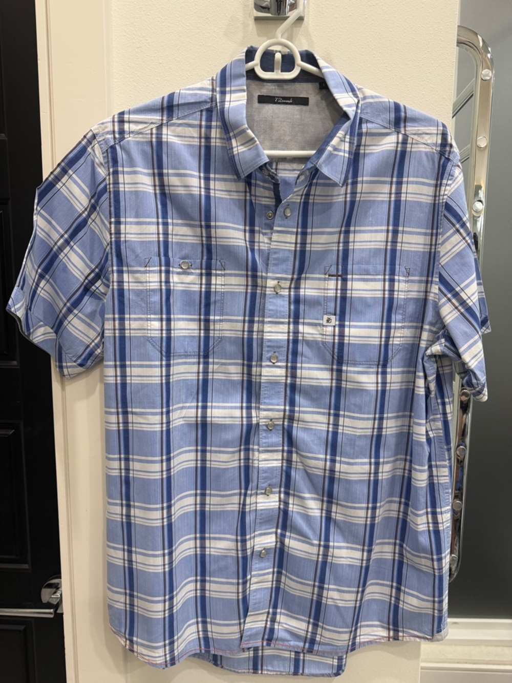 7 Diamonds Light Blue and White Plaid Short-Sleeve Button-Down Shirt